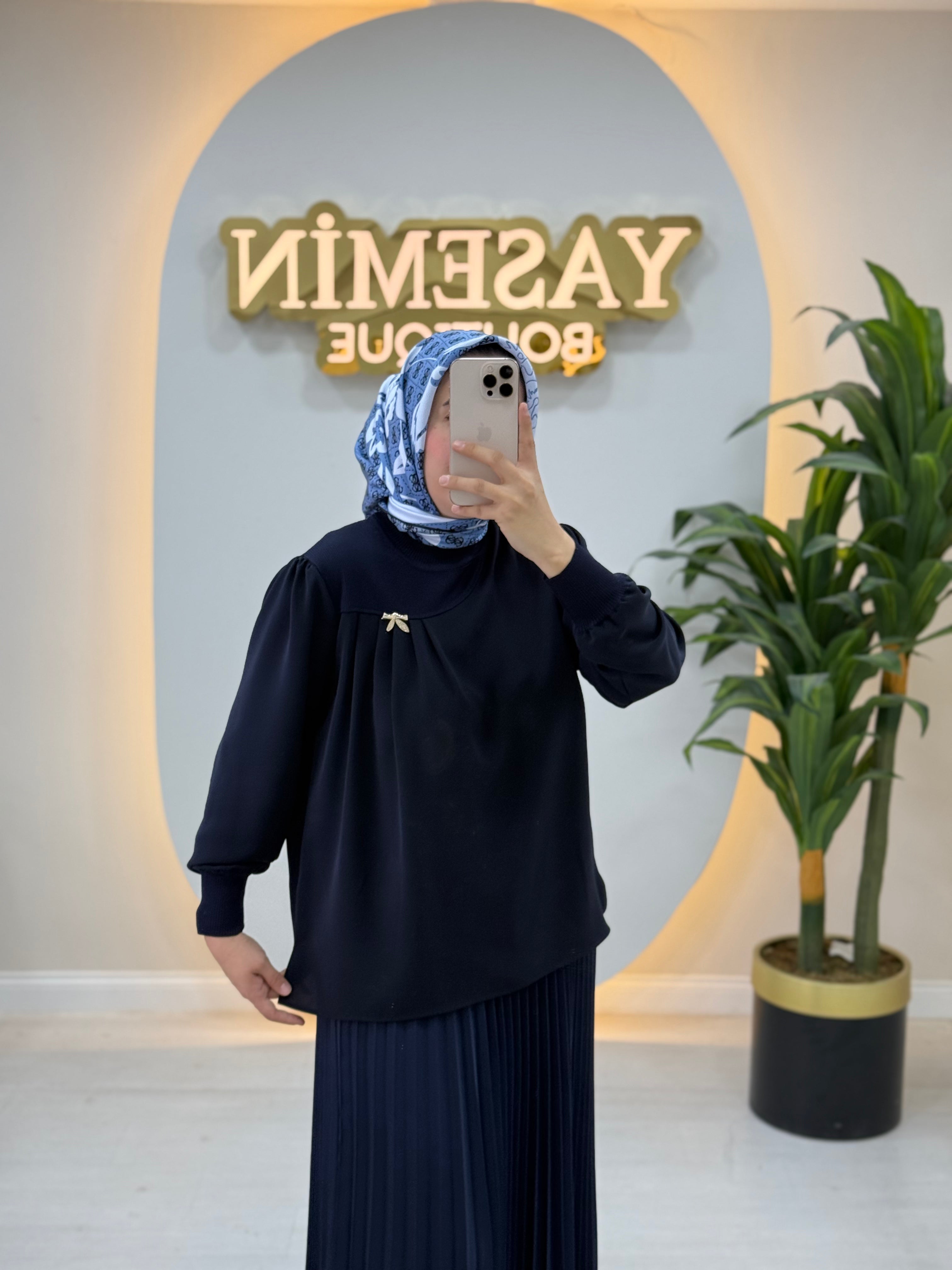 GHİSA MARKA YAKASI BROŞLU BLUZ