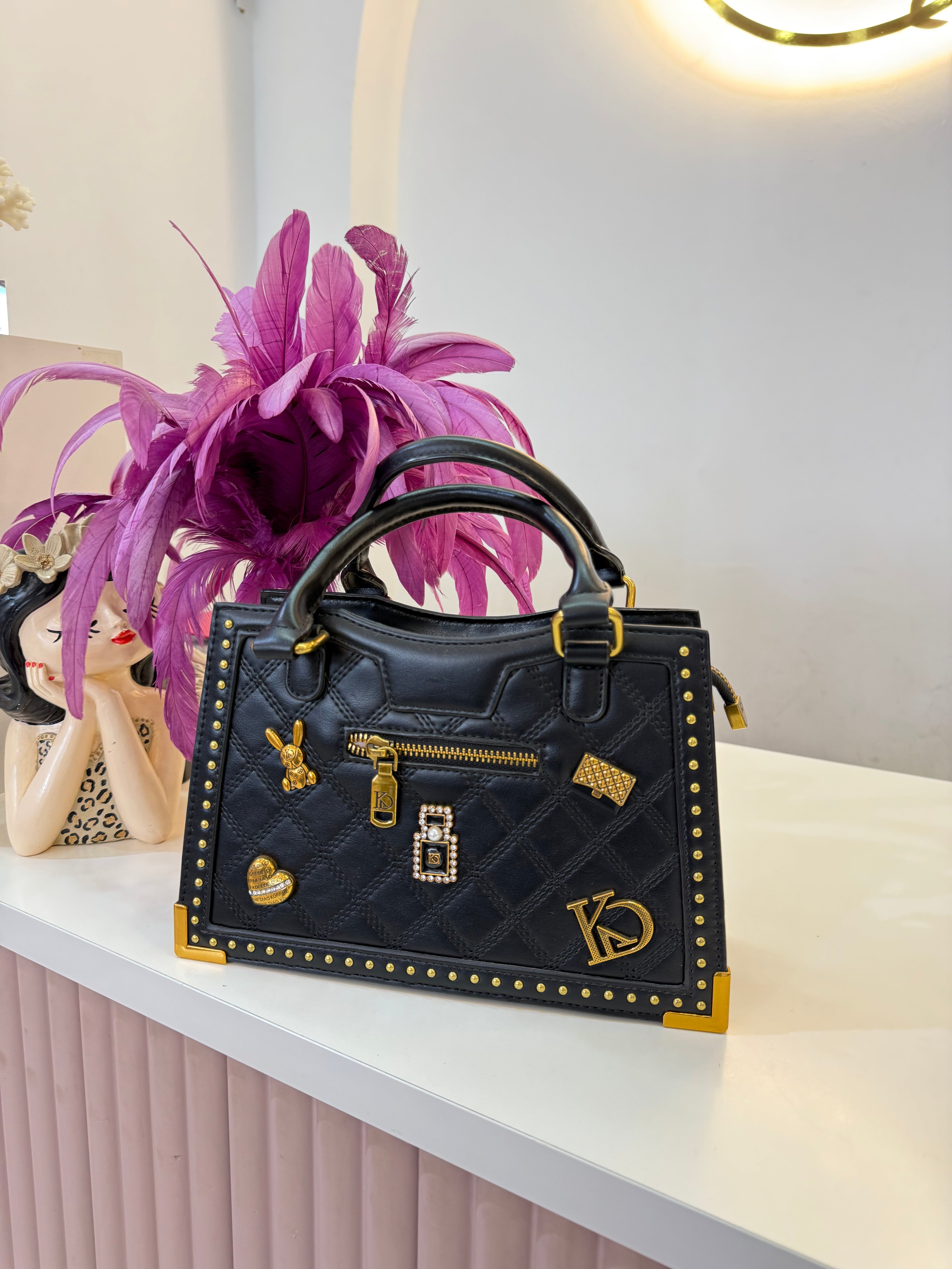 AKSESUAR DETAYLI ÇANTA