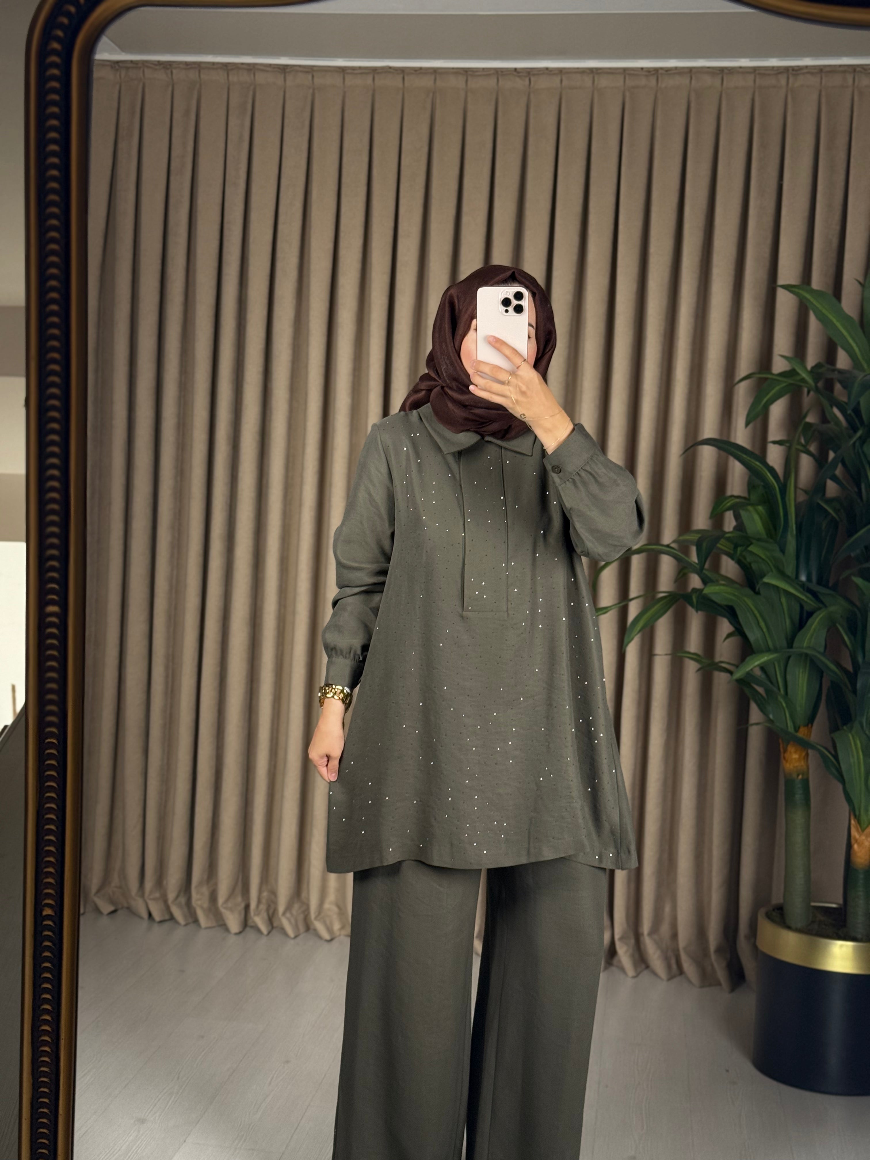 NUSS MARKA TAŞLI TAKIM