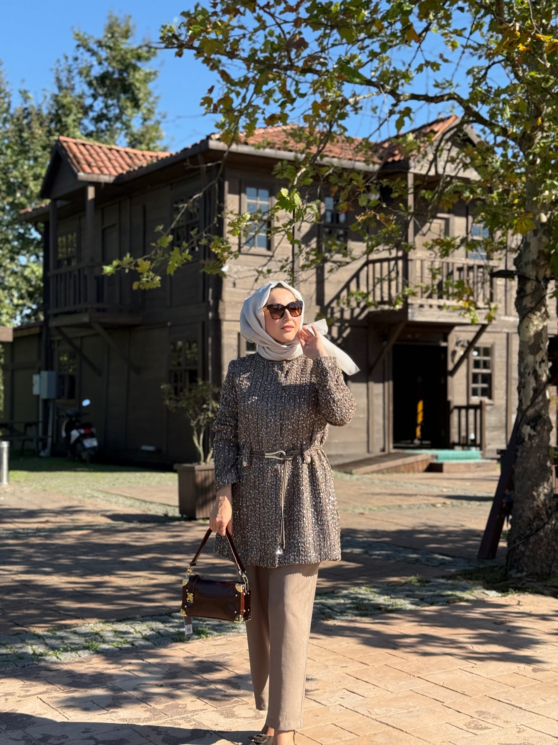 GHİSA MARKA PAYETLİ TAKIM