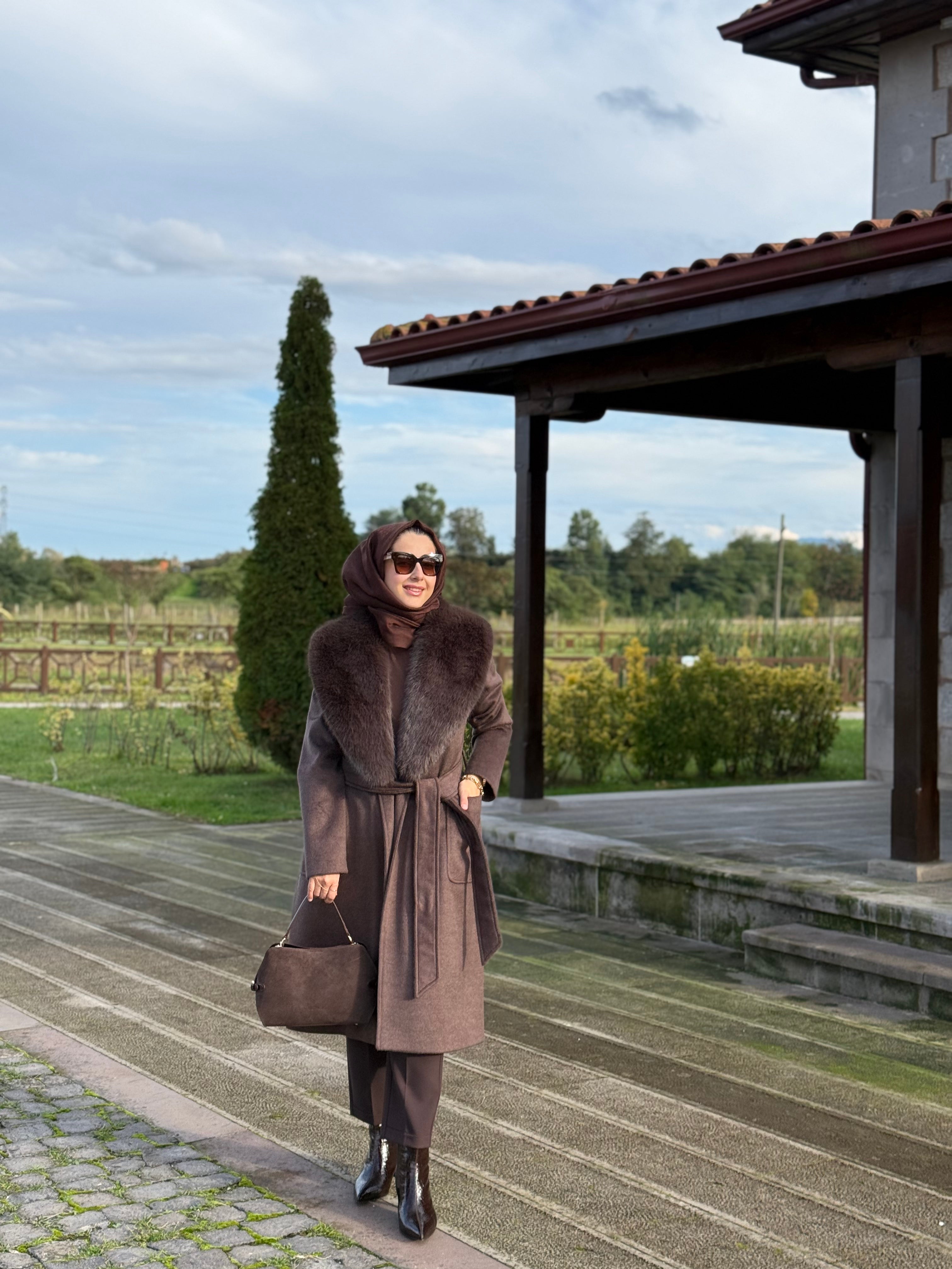 EKOL MARKA YAKASI KÜRKLÜ KAŞE KABAN