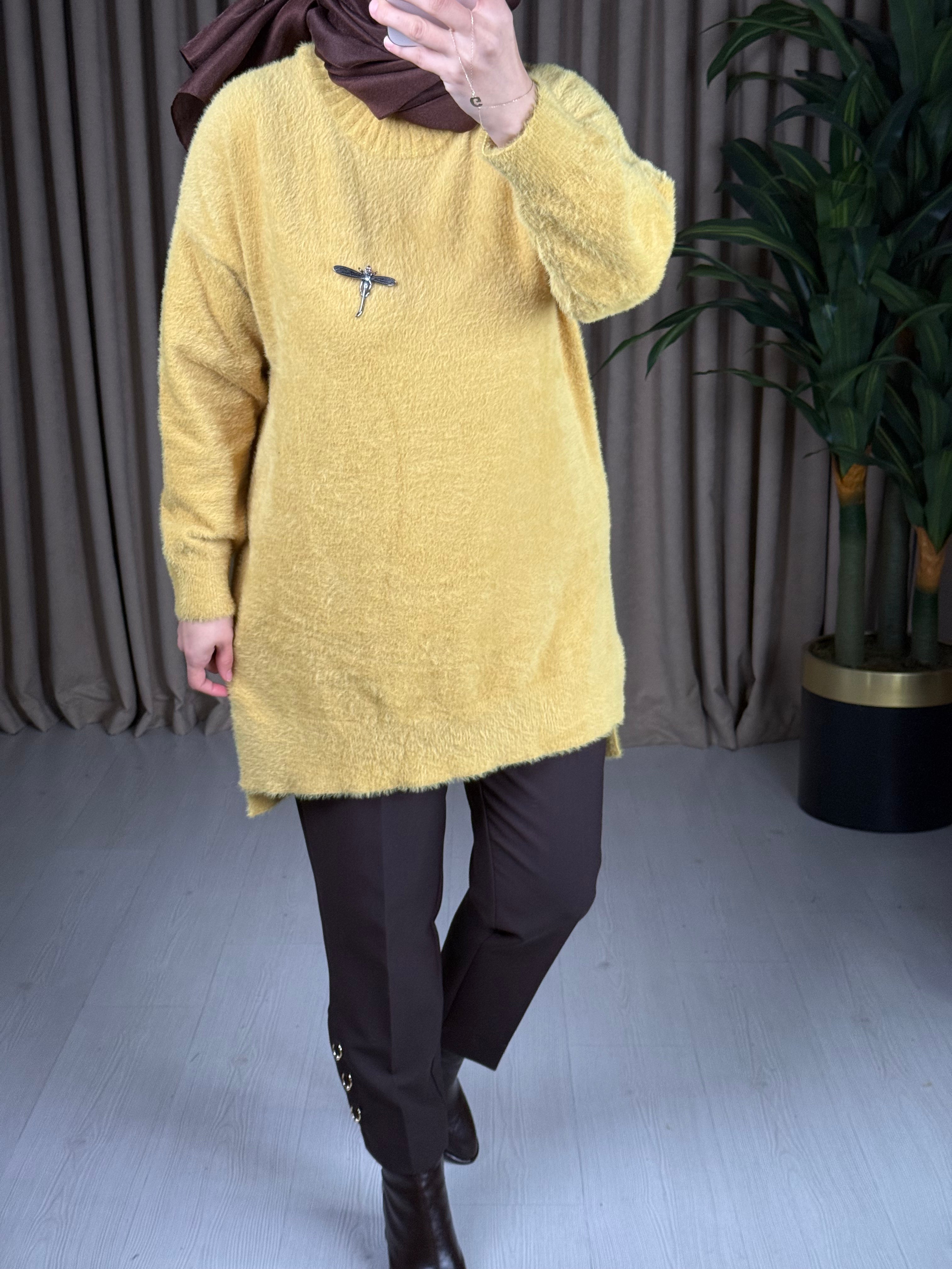 NUSS MARKA BROŞ DETAYLI  ANGORA KAZAK