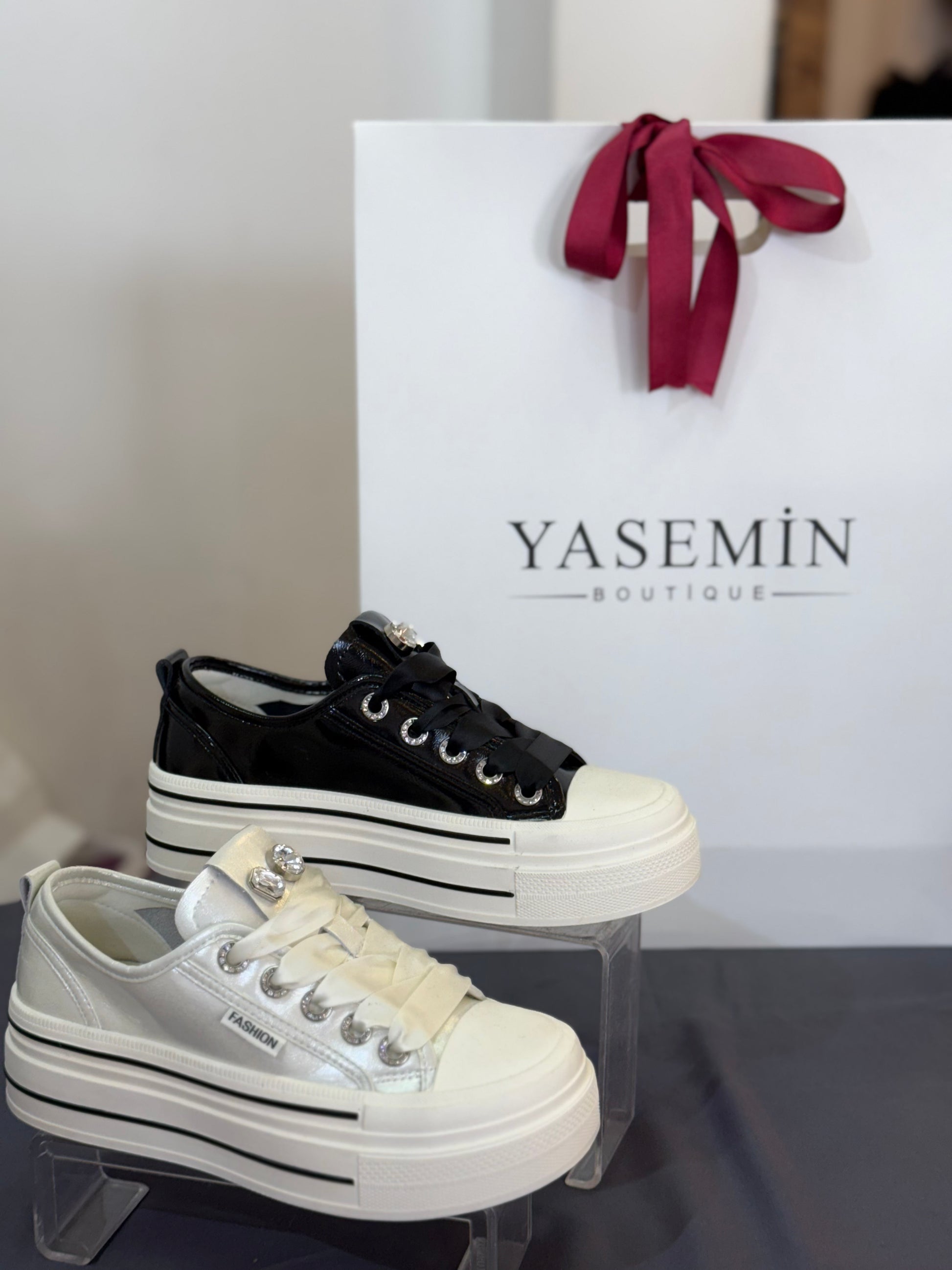 DOLGU TOPUK TAŞLI SNEAKERS