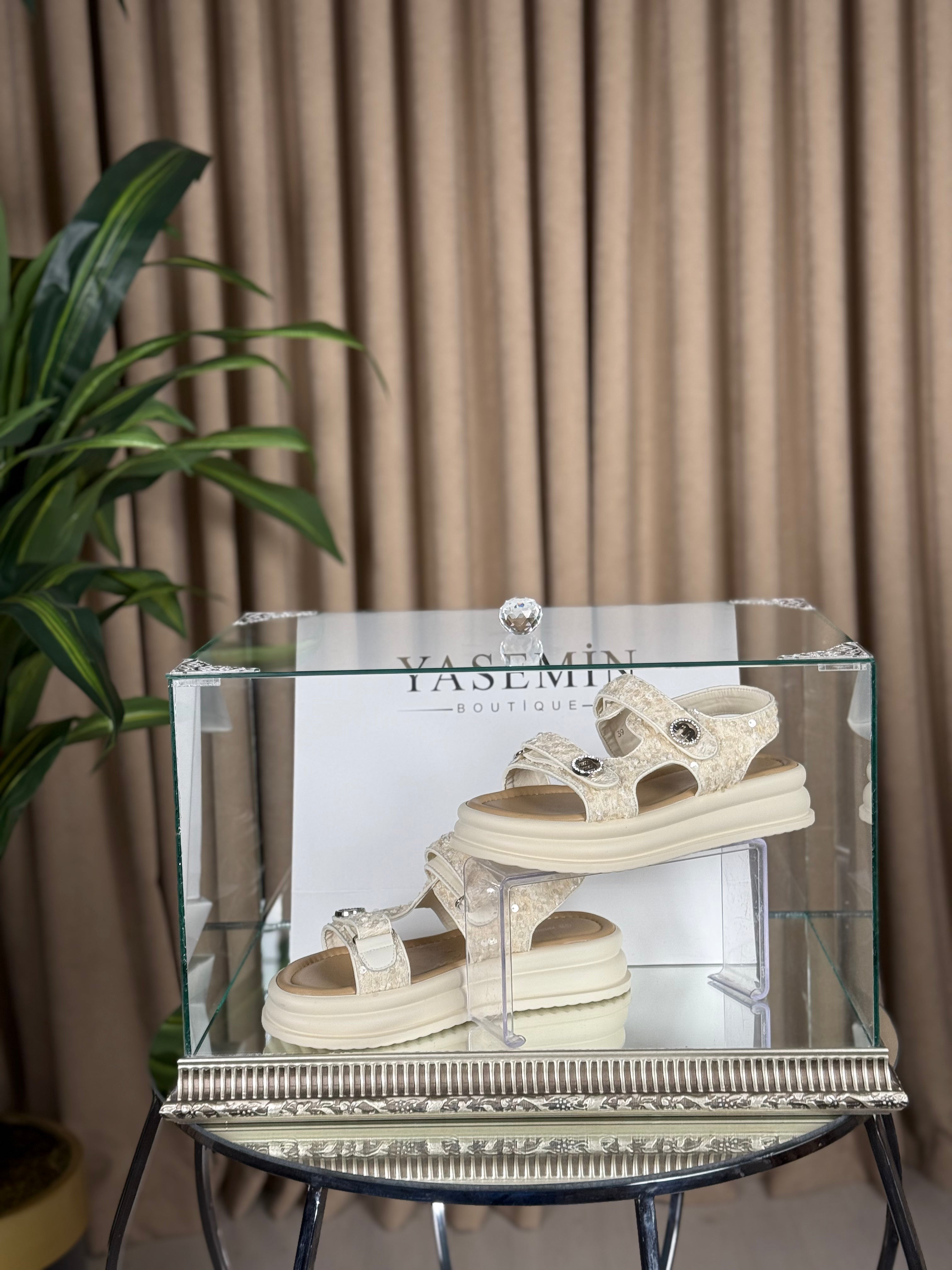 KRISTE BELL ÖZEL SERİ TAŞ DETAYLI  SANDALET