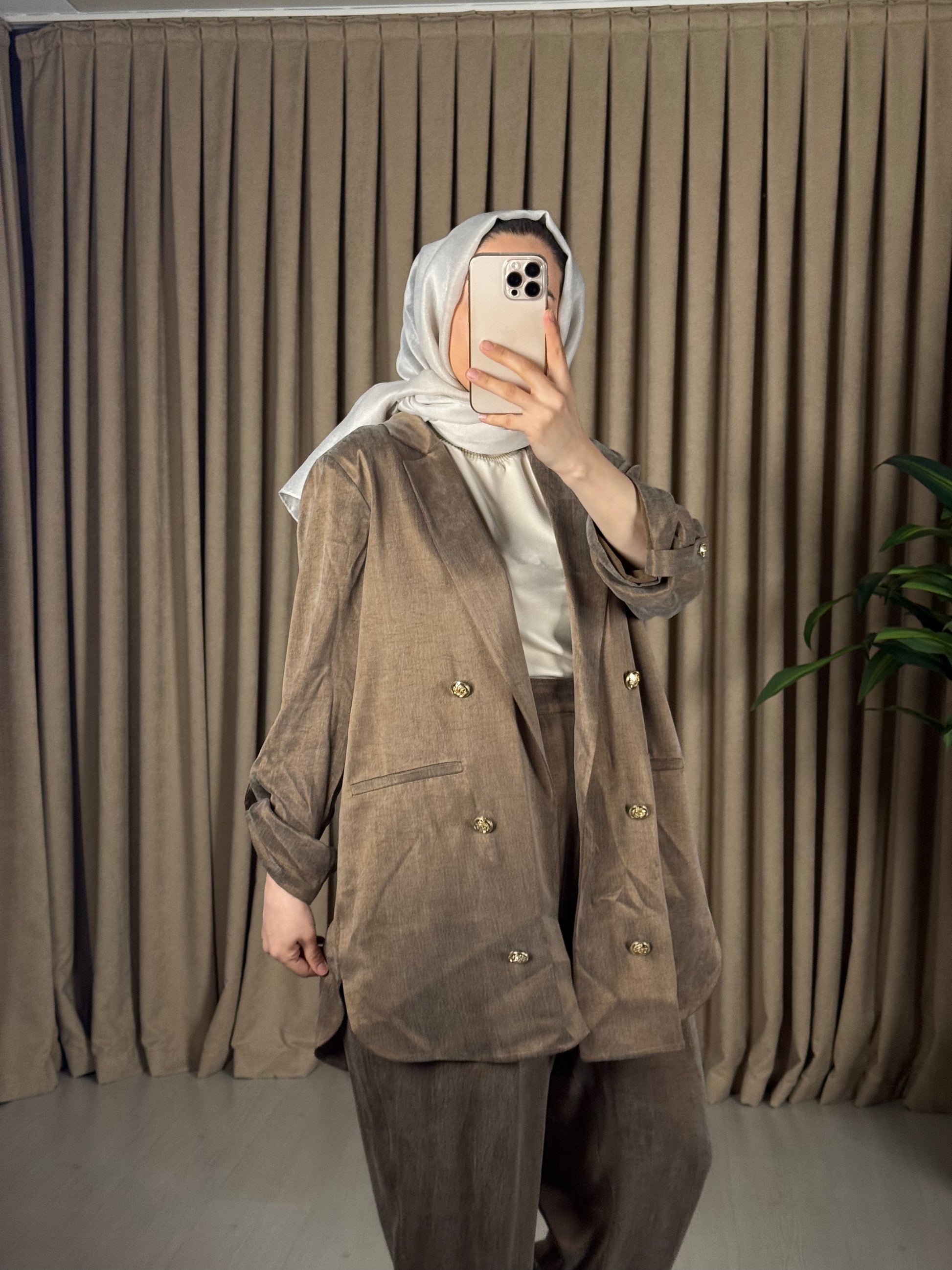 GHİSA MARKA İPEK KUPRA TAKIM
